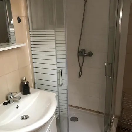 Apartmanhaz-paerlan Balatonboglár