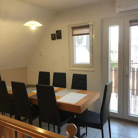 Apartmanház-pärlan *