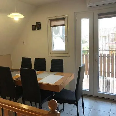 Apartmanház-pärlan *