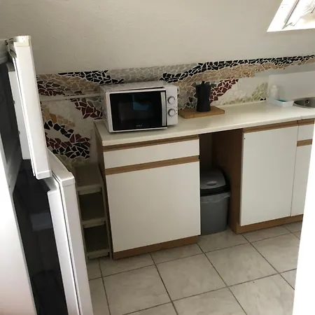 Apartmanház-pärlan
